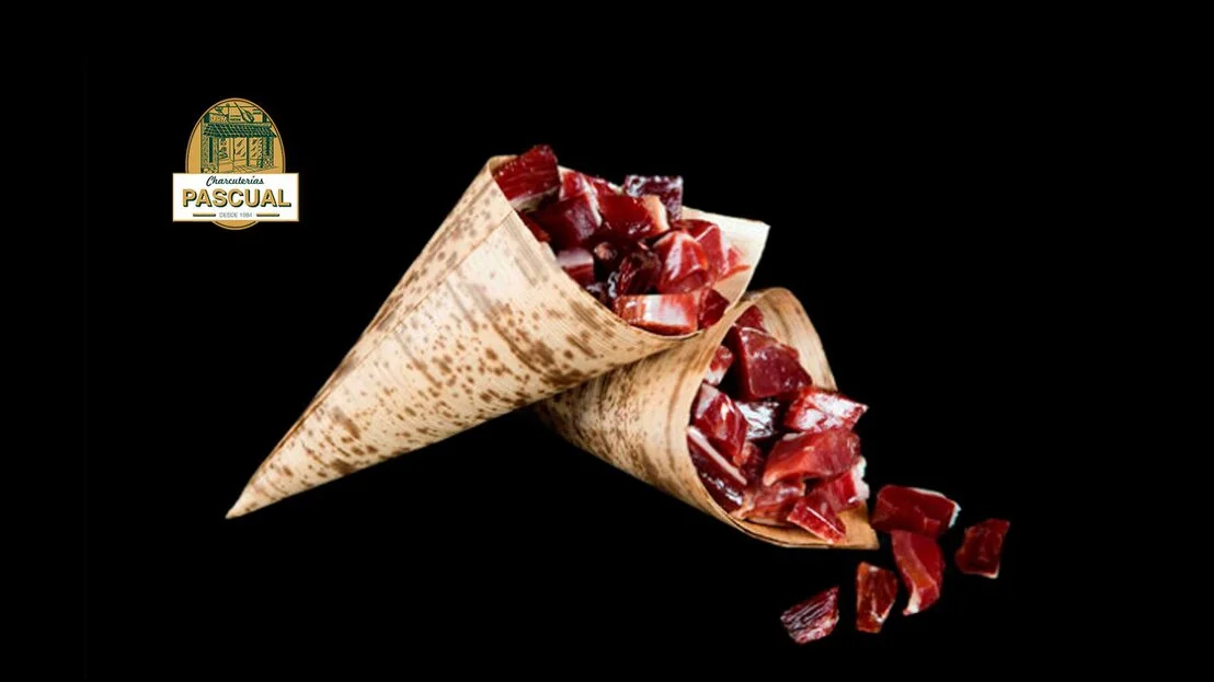 Conos de jamón listos para evento